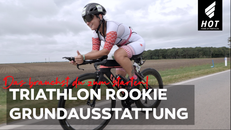 Triathlein fährt auf dem Triathlonrad auf der Austria Triathlon Radstrecke.
